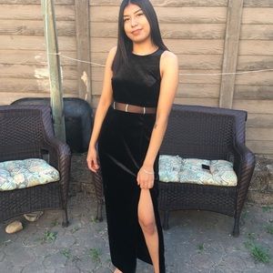 Black crushed 90’s velvet dress